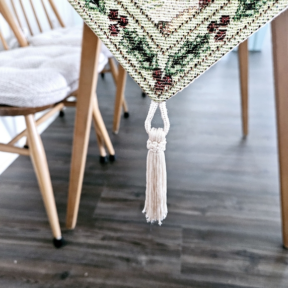 Christmas Holiday Lined Tablerunner with Tassle Ends Poinsettias Jingle Bells Or - Picture 8 of 16